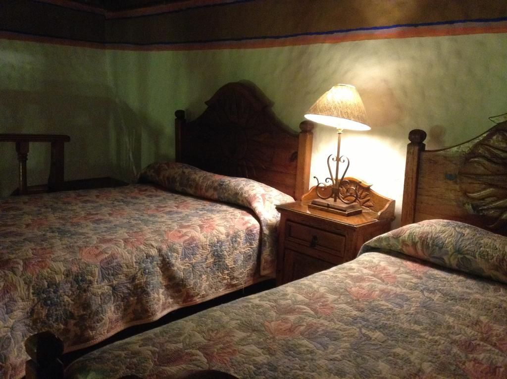 Hotel Los Escudos Pátzcuaro Δωμάτιο φωτογραφία