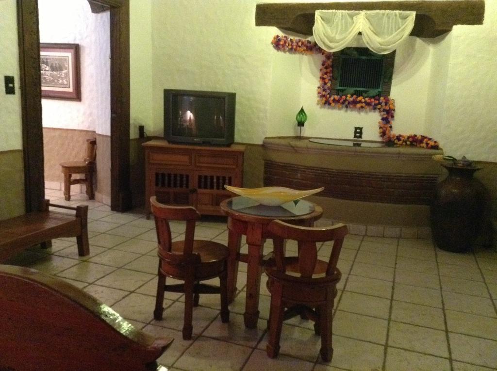 Hotel Los Escudos Pátzcuaro Εξωτερικό φωτογραφία